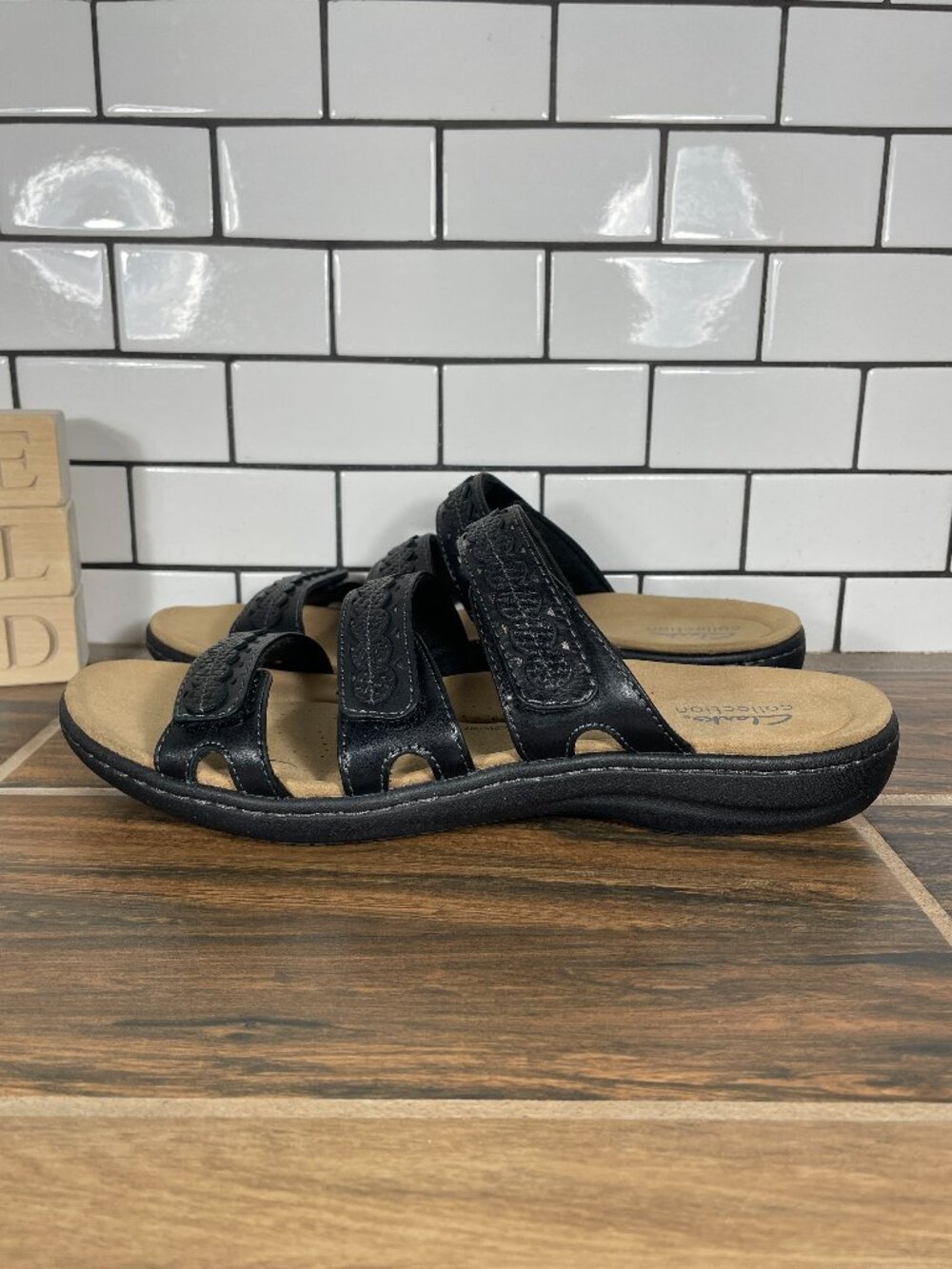 Clarks Laurieann Cove Shoes Womens Size 10 Black Leather Strappy Slide Sandals